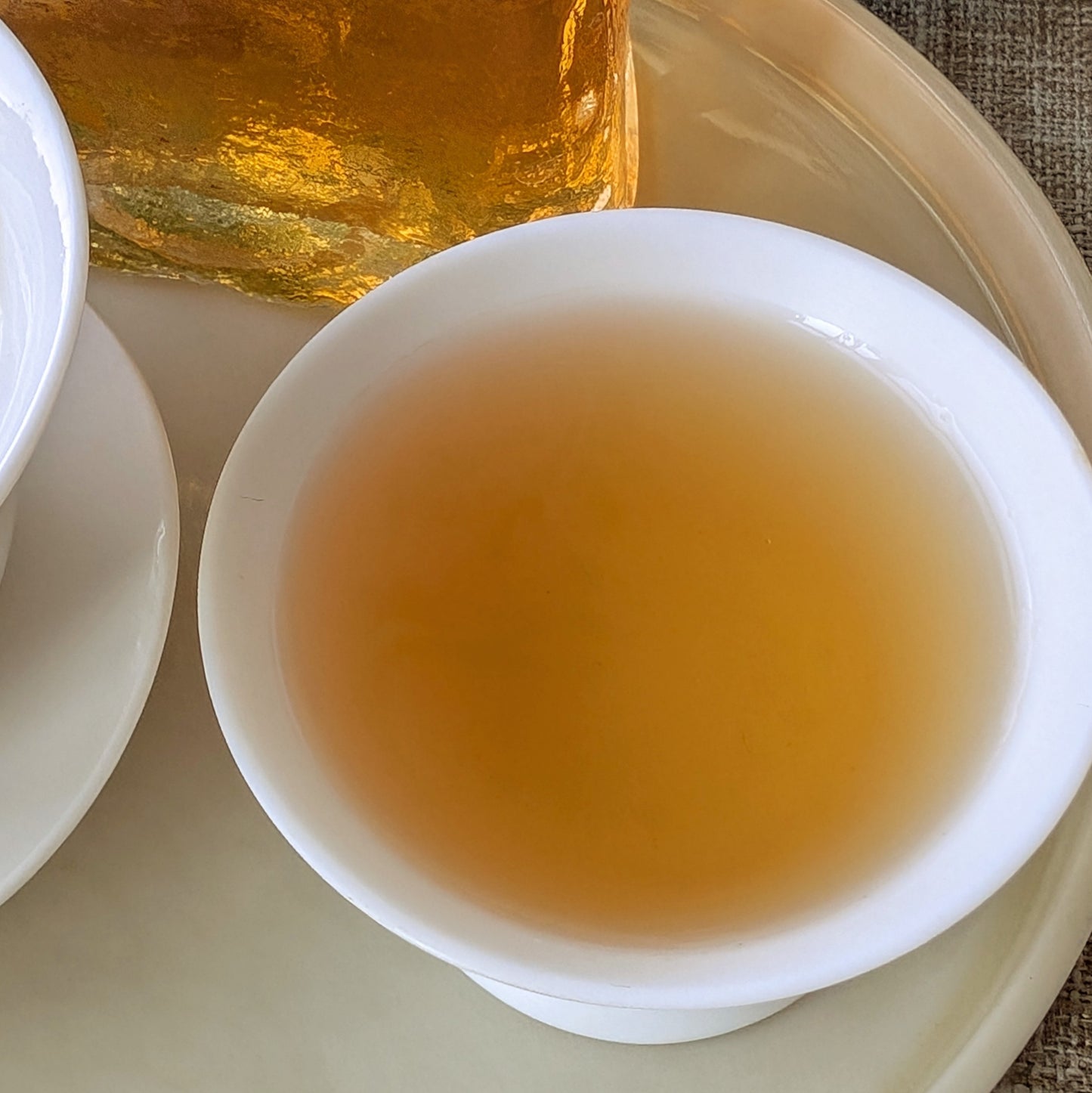 shou mei white tea soup detail