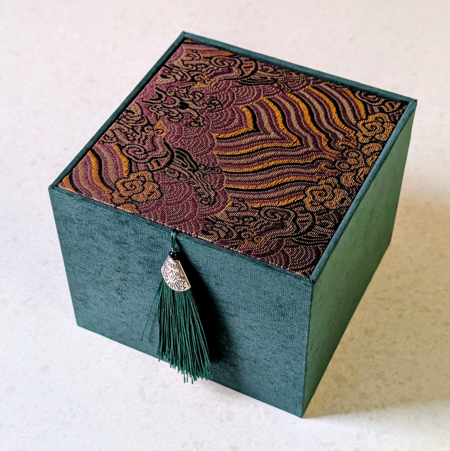 Chinese tea cup gift box