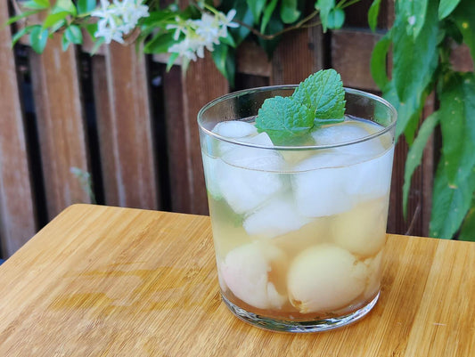Iced Lychee Jasmine Tea Recipe: Fruity & Refreshing!