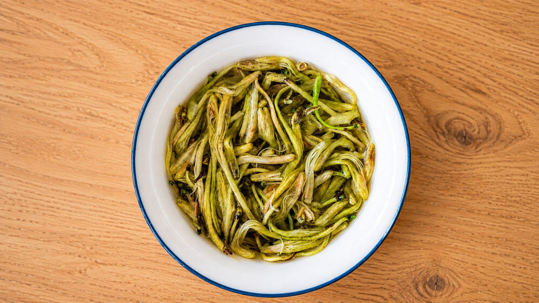 Honeysuckle Tea Benefits and Side Effects