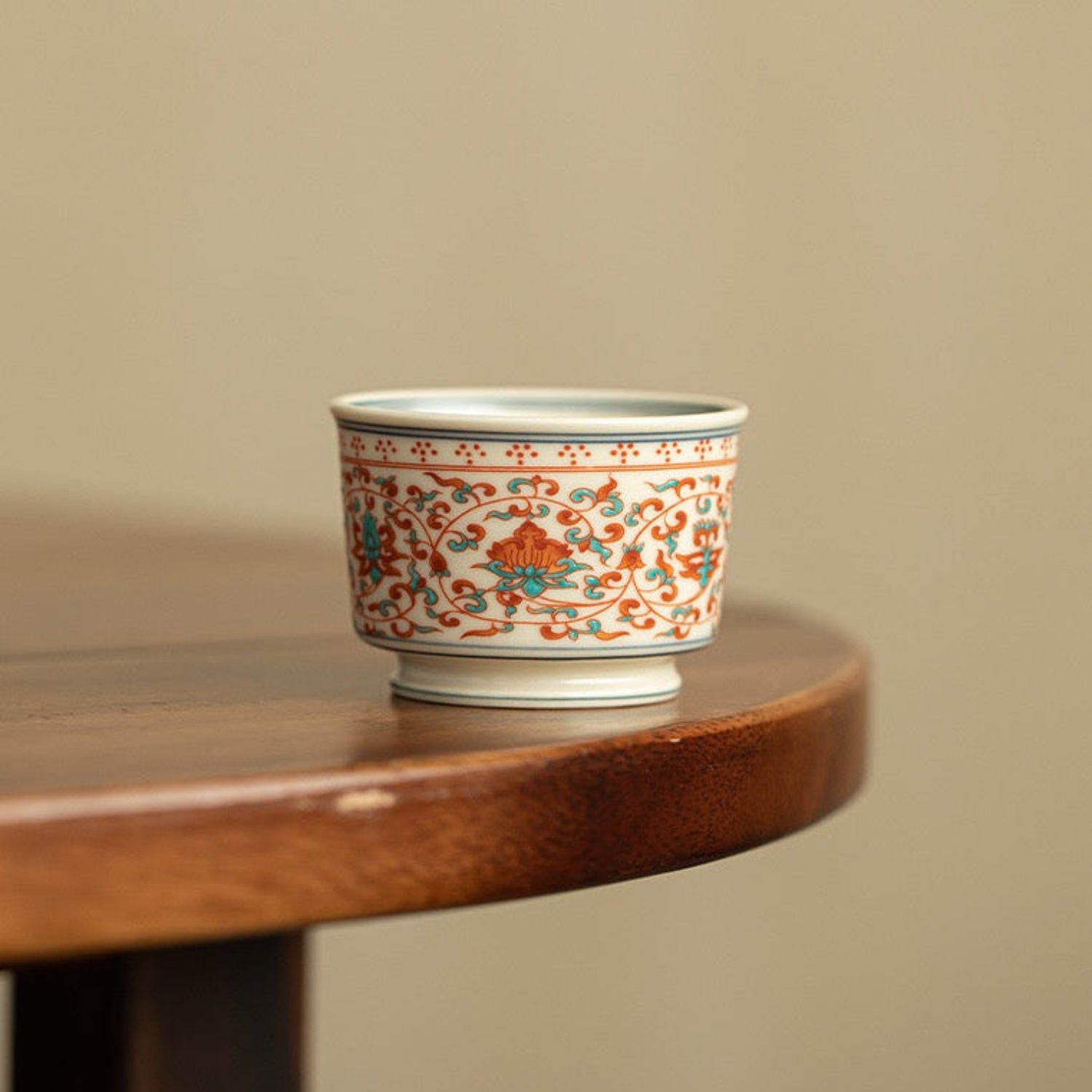 Chanzhi Entwined Floral Gongfu Tea Cup 70ml | Teasenz.eu