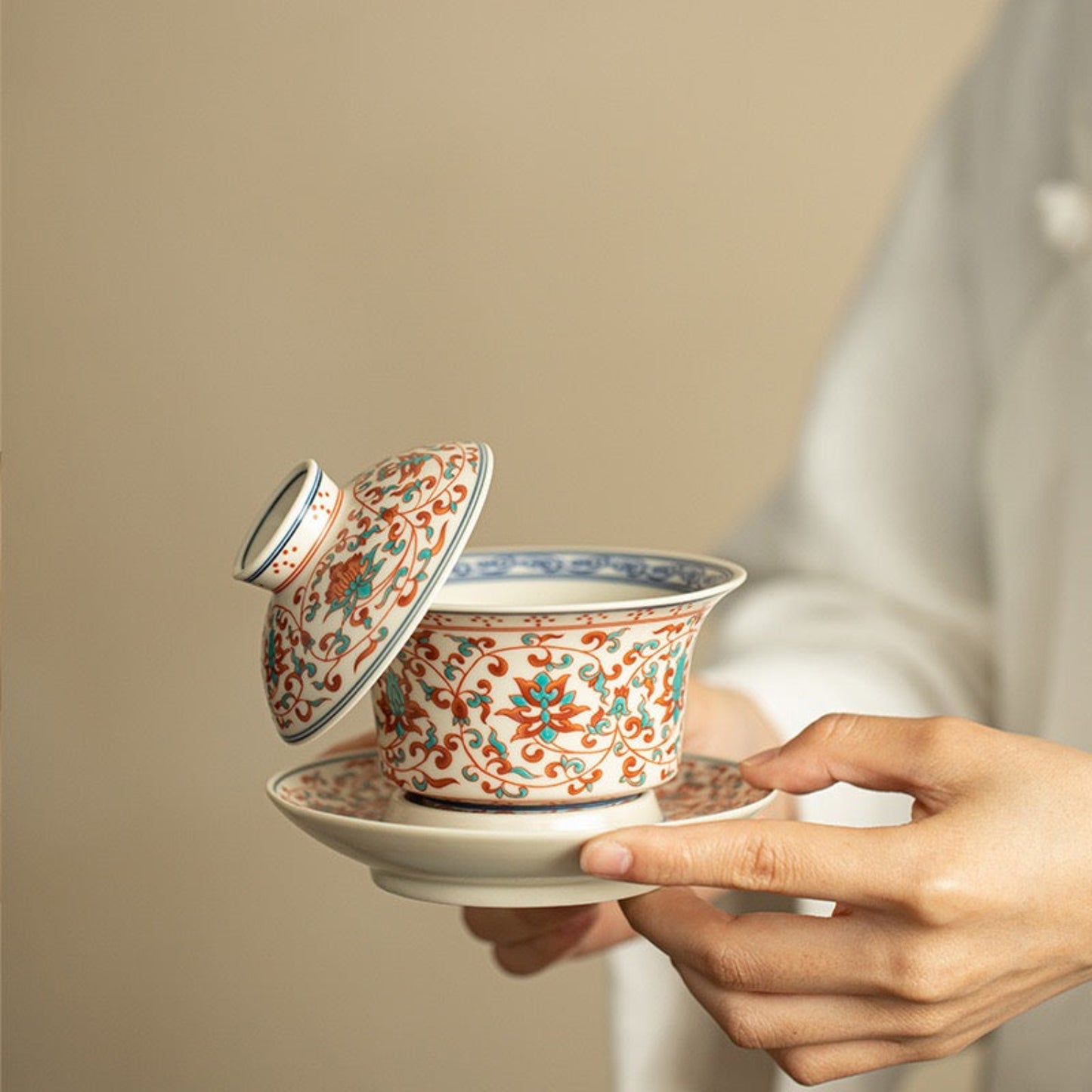 Fengcai-stijl (Famille Rose) keramische Gongfu Gaiwan met schotel 170ml