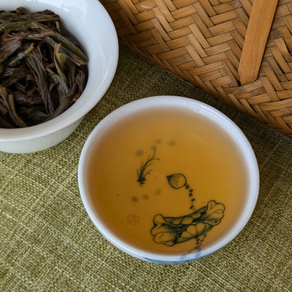 Zhi lan xiang tea colour steeping