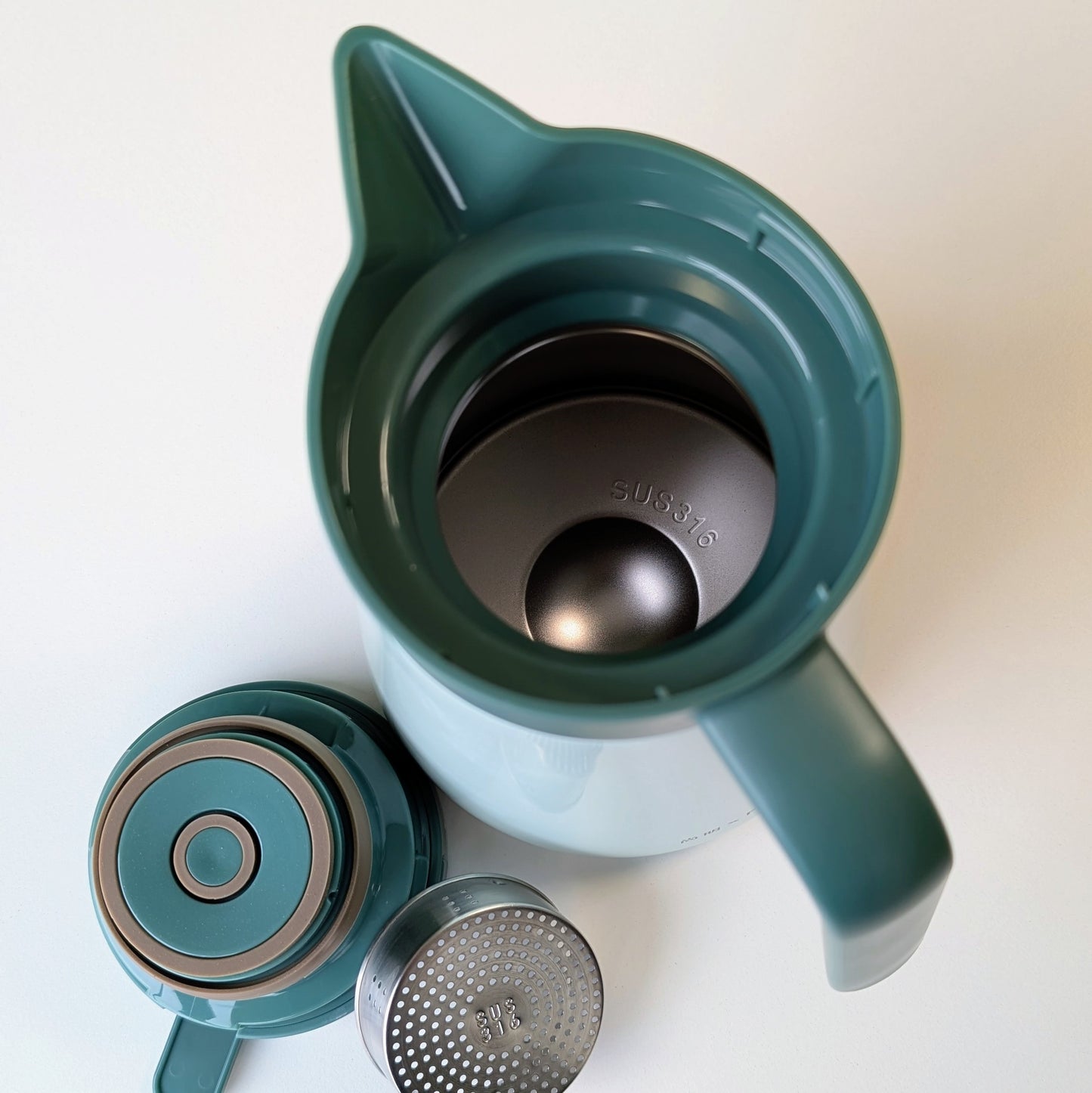 Vacuum Thermos Jug, Teapot with Strainer/Infuser 1.3 Litre