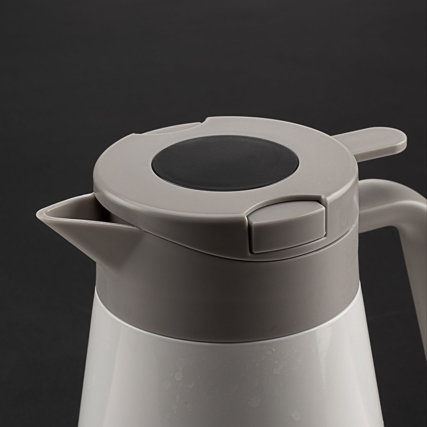 Vacuum Thermos Jug, Teapot with Strainer/Infuser 1.3 Litre white