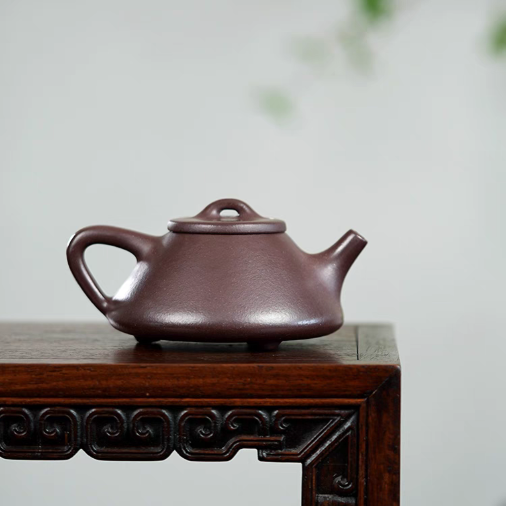 Purple Clay, Ziye Shipiao Yixing Teapot with Phoenix Painting 230ml