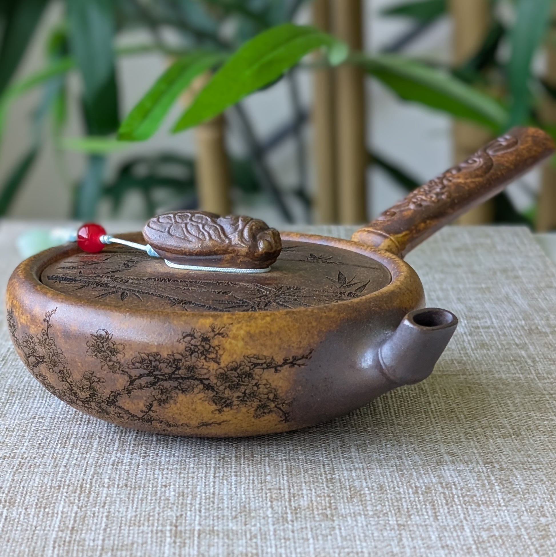 Yixing Long Gu Jin Sha Ni Clay Kyusu Teapot "Cicada & Bamboo" 180ml