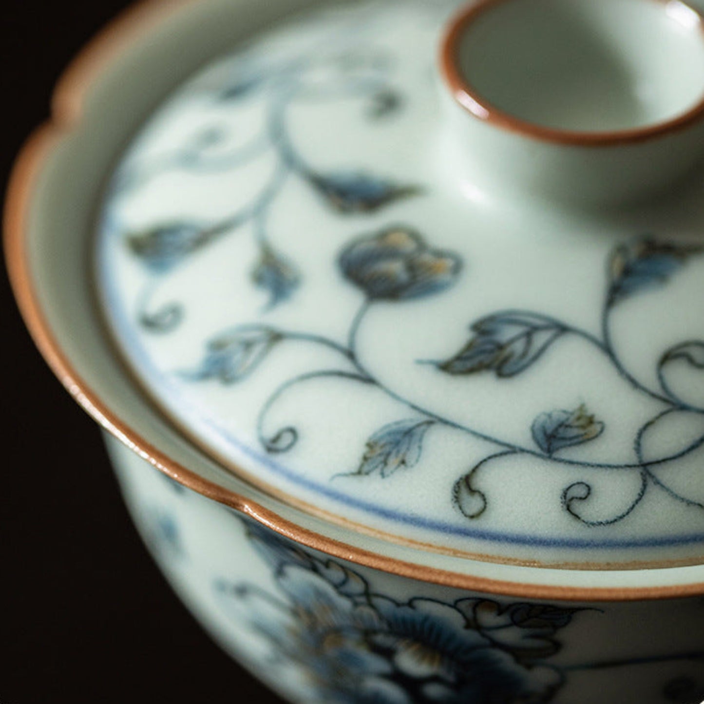 entwined peonies gaiwan