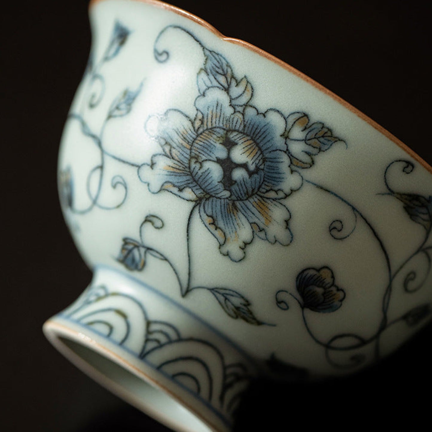 Flower Shape Ceramic Gaiwan with Peony Flower Design 100ml