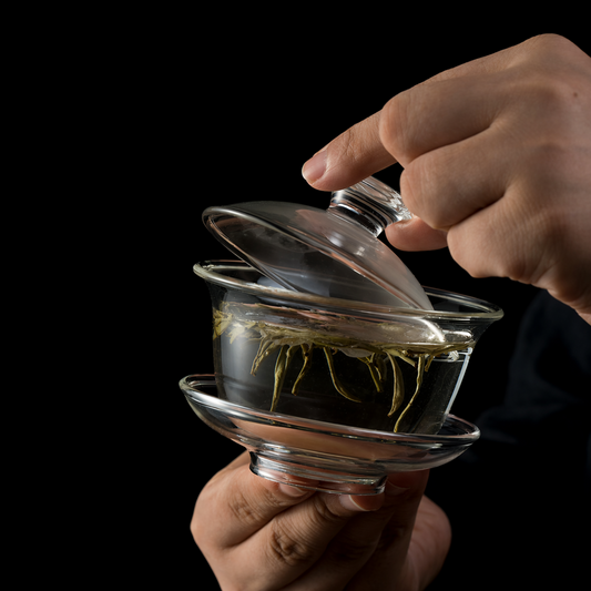 glass gaiwan with tea