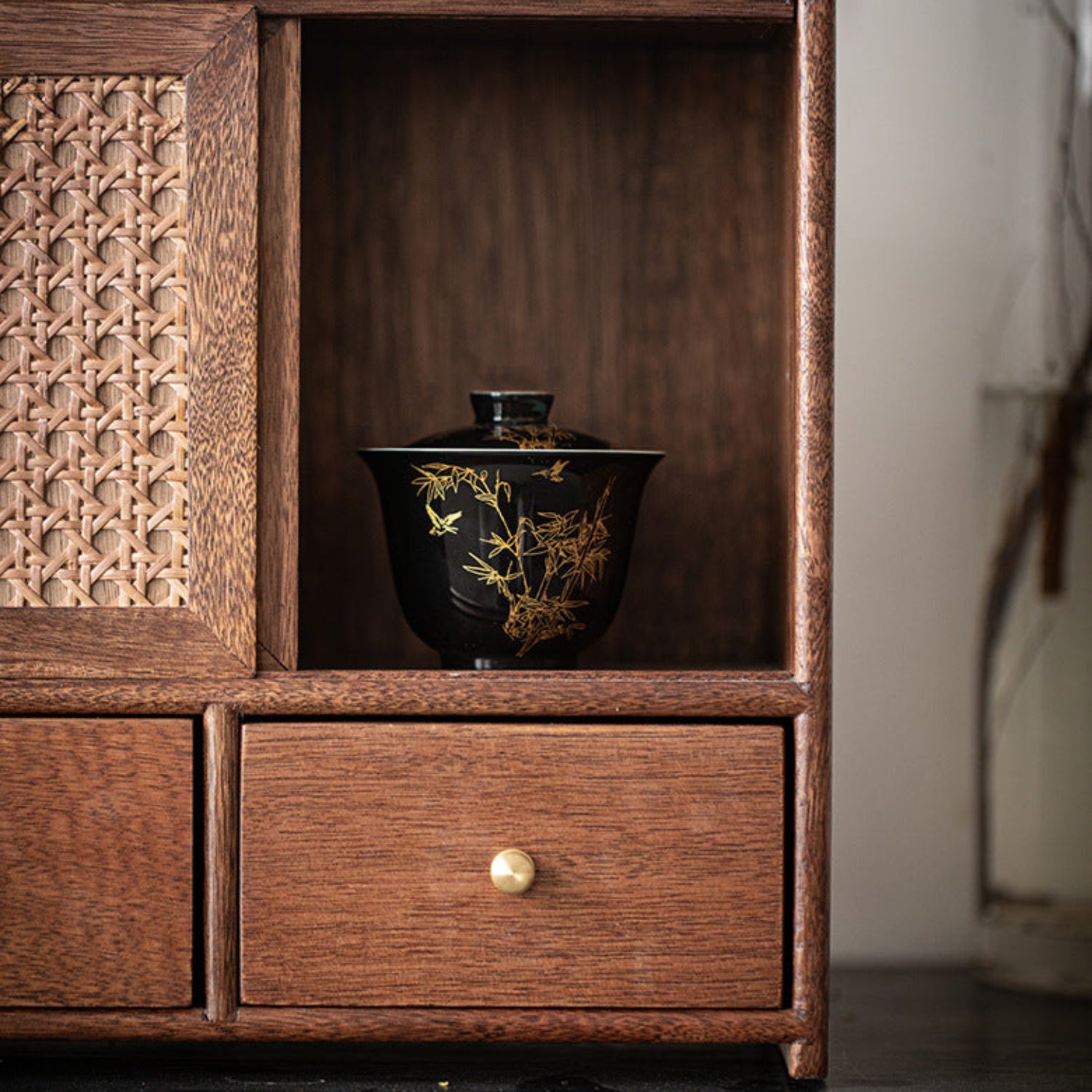 tea cabinet, teaware display with Gaiwan