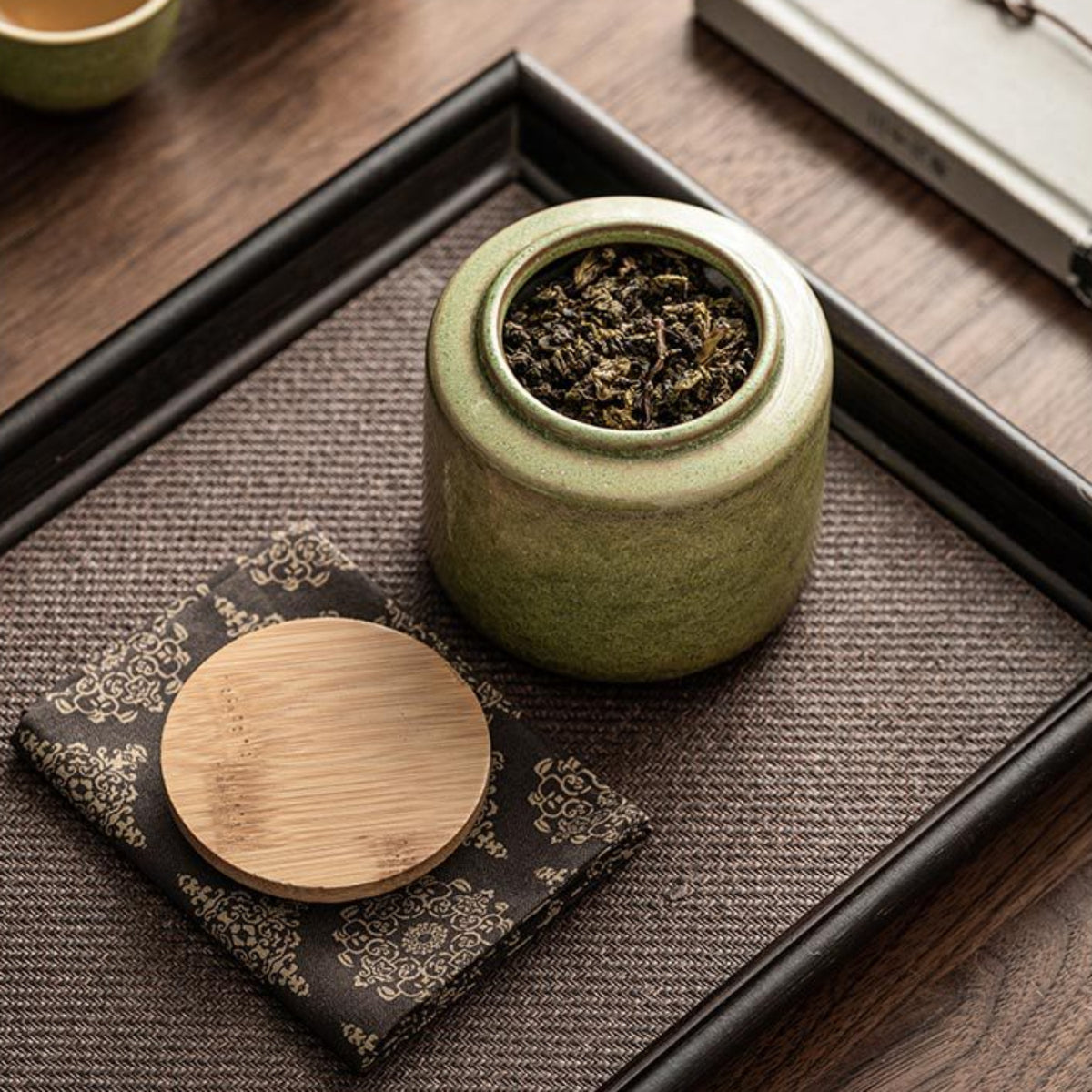 Ceramic Chinese Tea Caddy for Loose Tea with Bamboo Lid
