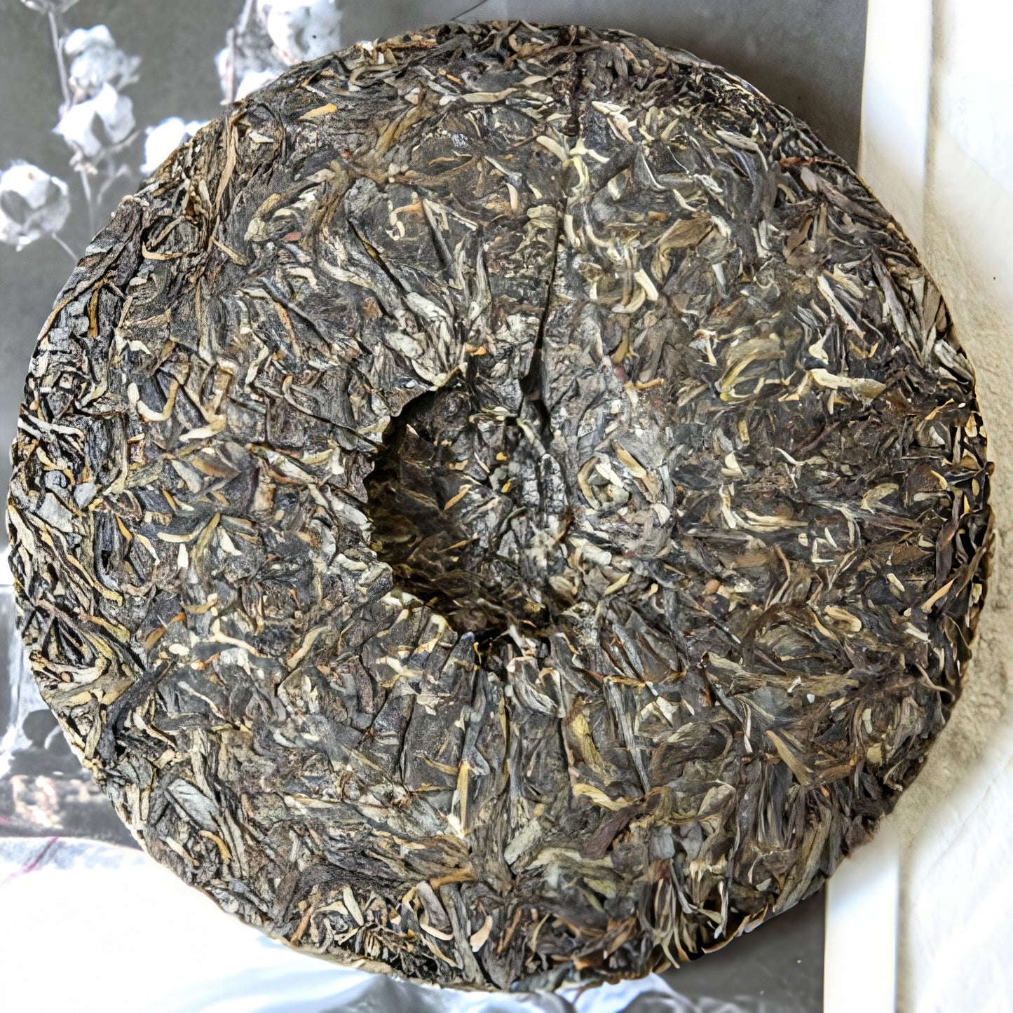 2019 Xiaguan Jingmai Xunxiang Ancient Tree Raw Pu Erh Tea Cake 357g