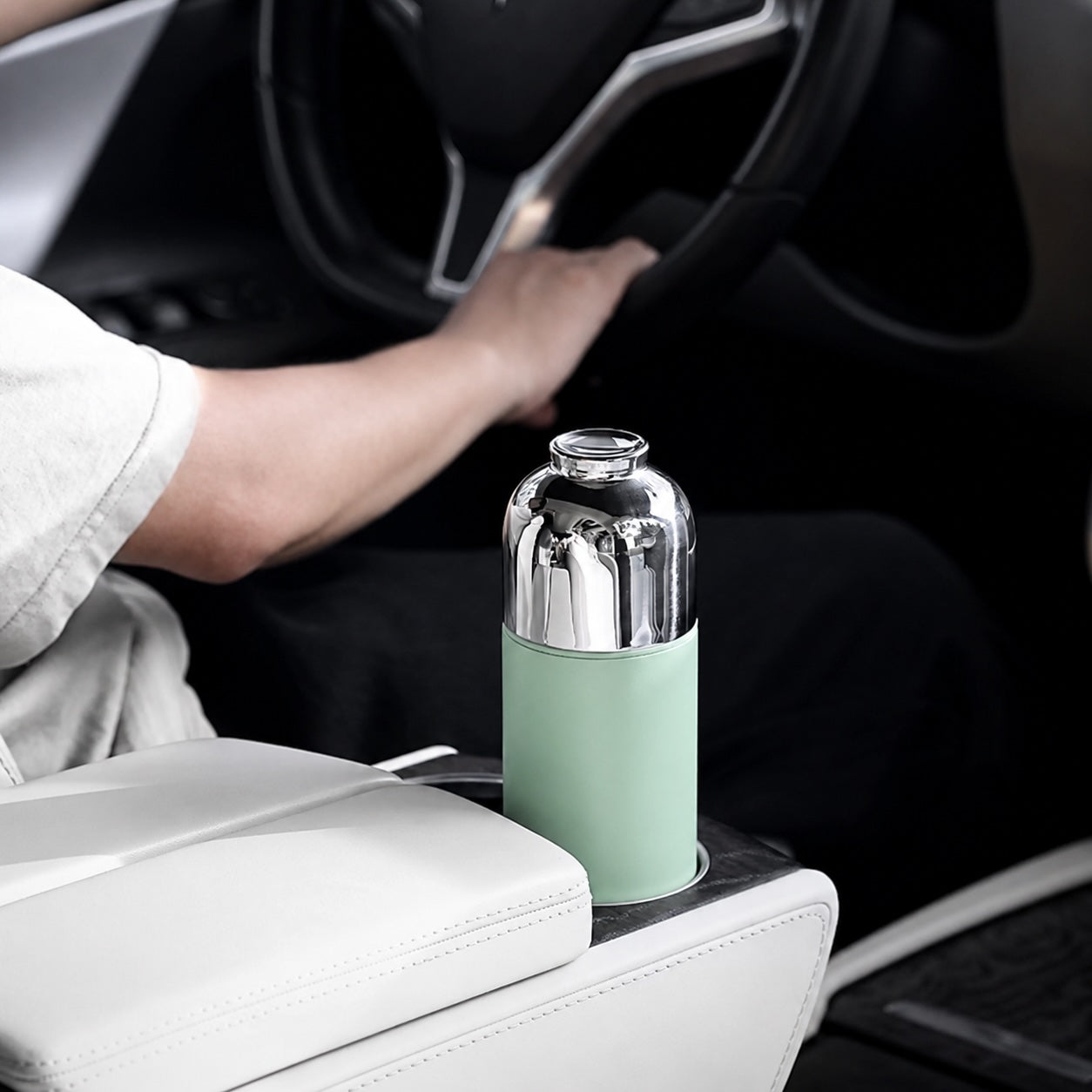 Green Insulated Water/Tea Bottle with Filter & Integrated Cup 400ml