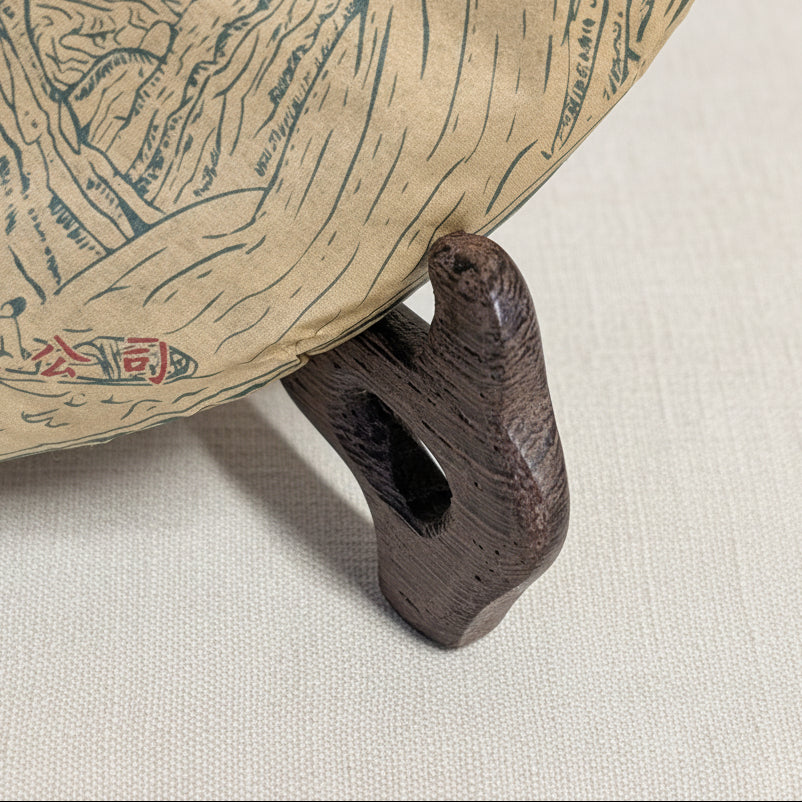  detail of the ornamental stand for tea cakes and plates