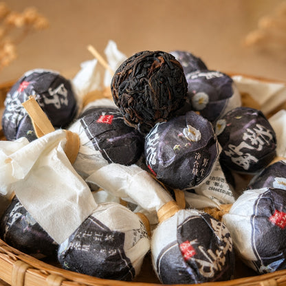 2025 Fengqing Traditional Sun-Dried Black Tea Balls