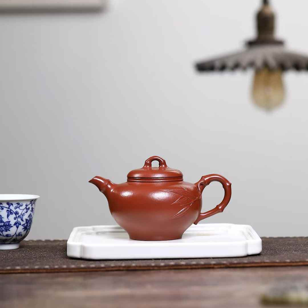 Zhuni Yixing teapot in a classic shuiping shape